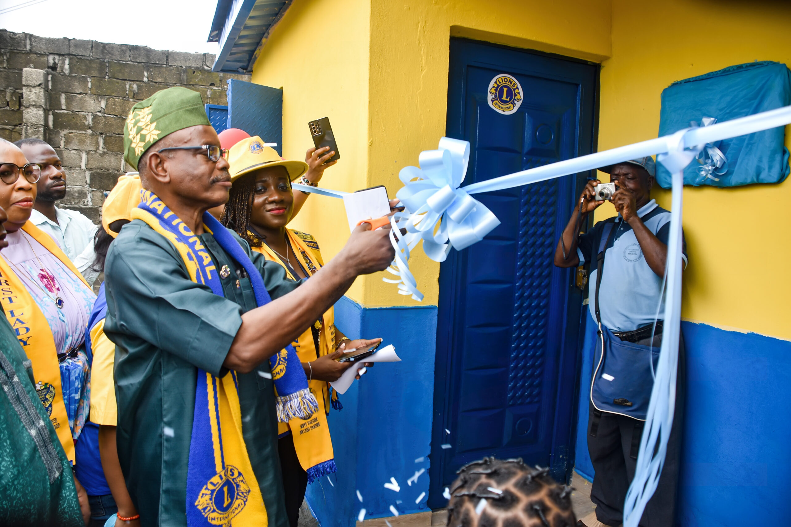 LAGOS UNITED LIONS CLUB CONSTRUCTS AND DONATES TOILET FACILITY 